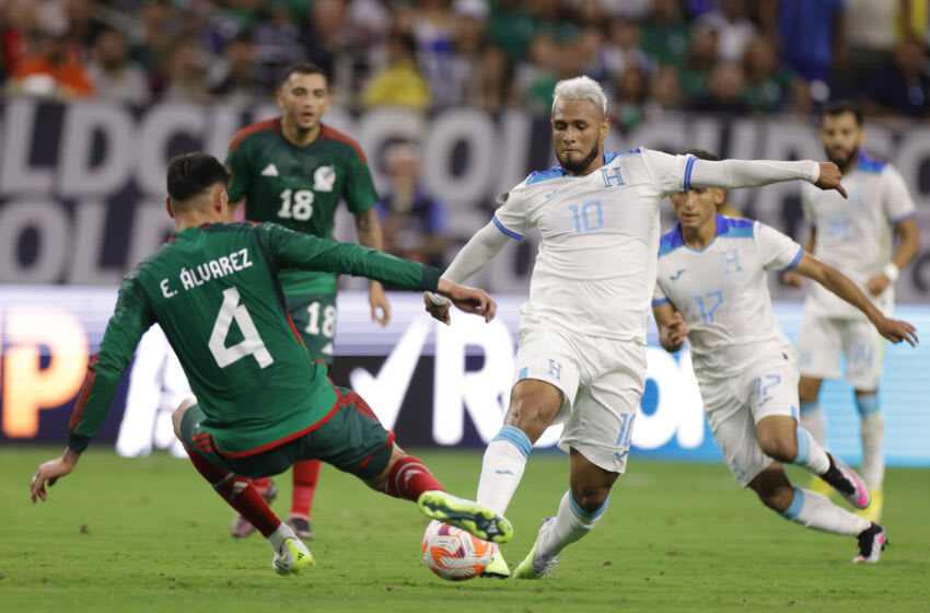 Edson Álvarez #4 is expected to be the front man in the middle of the El Tri defensive formation when Mexico face Honduras in the Nations League quarterfinals. (Photo by Carmen Mandato/Getty Images)
